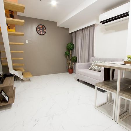 Oasis Regency @ Fort Victoria Bgc Taguig Esterno foto