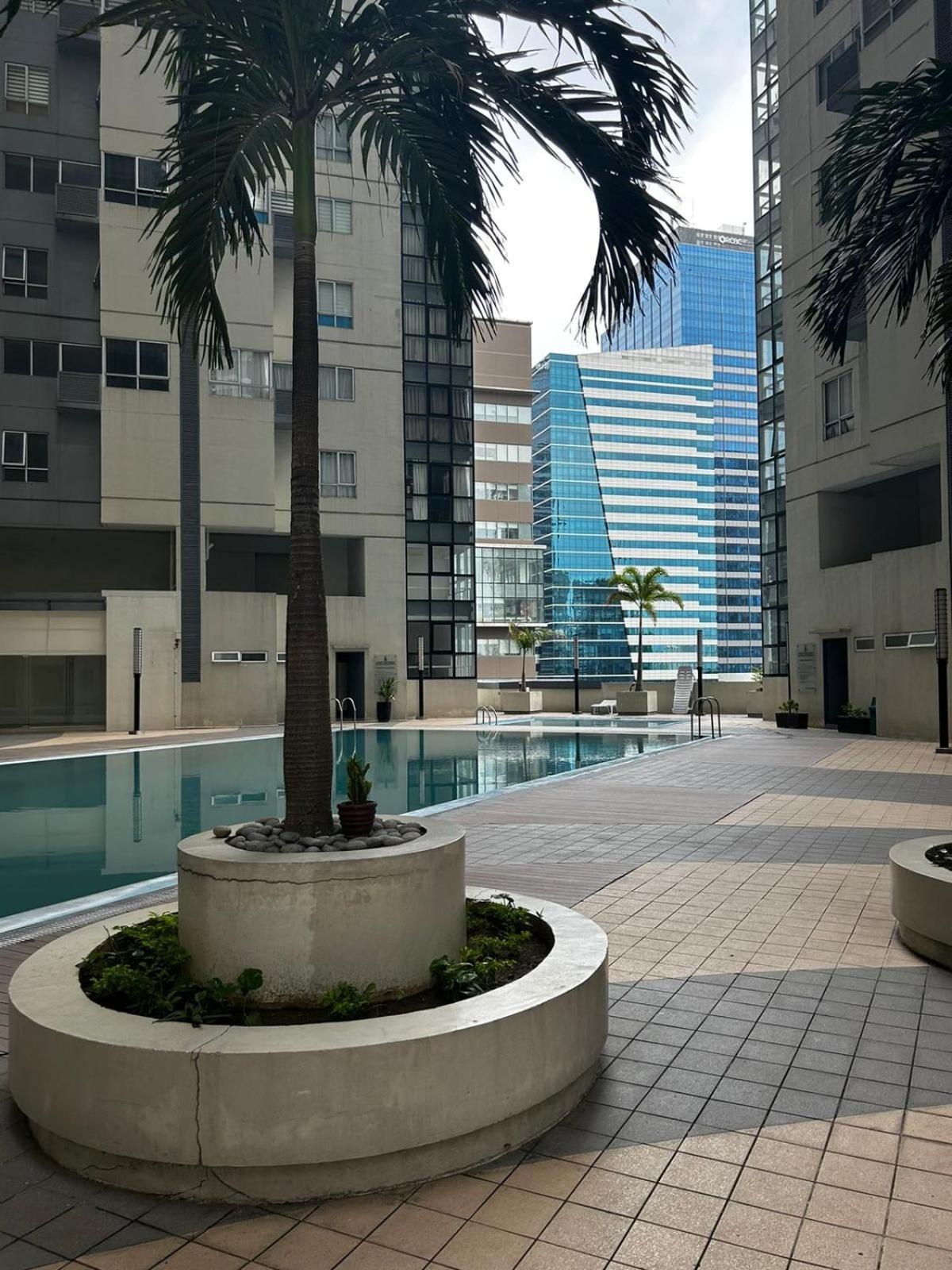Oasis Regency @ Fort Victoria Bgc Taguig Esterno foto