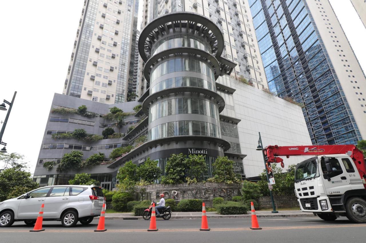 Oasis Regency @ Fort Victoria Bgc Taguig Esterno foto