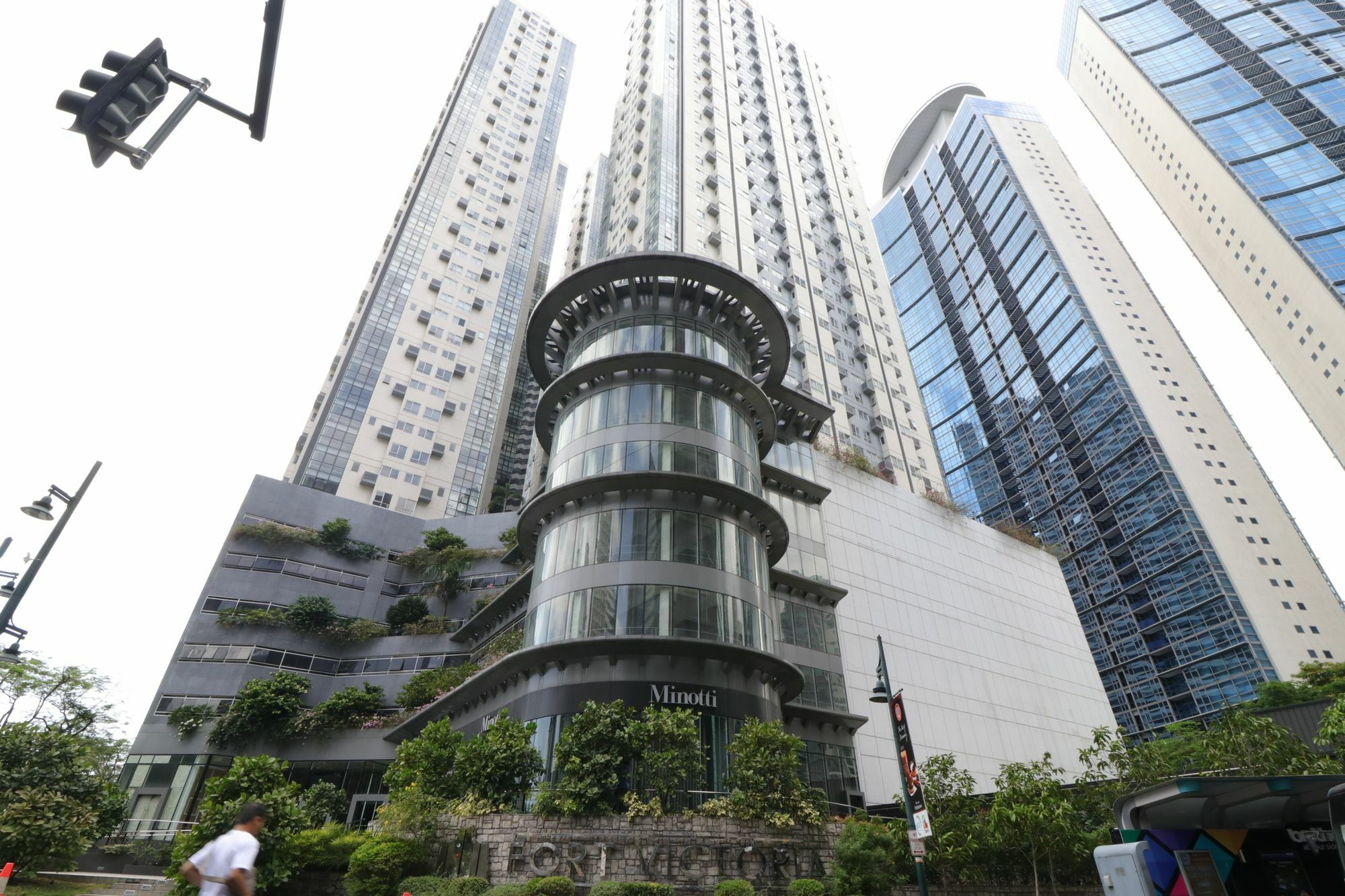 Oasis Regency @ Fort Victoria Bgc Taguig Esterno foto