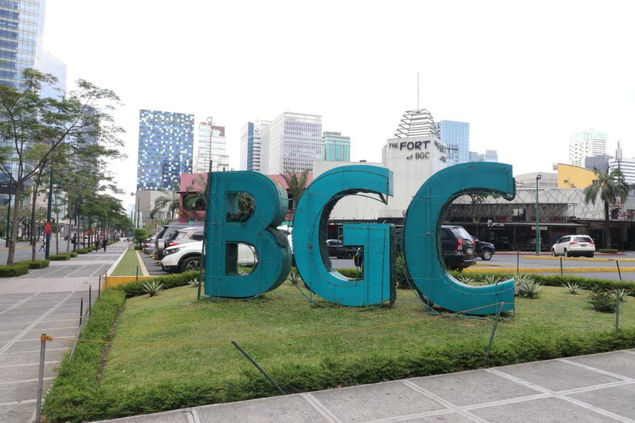 Oasis Regency @ Fort Victoria Bgc Taguig Esterno foto