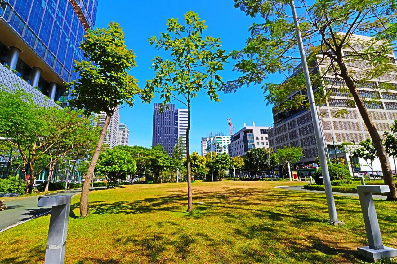 Oasis Regency @ Fort Victoria Bgc Taguig Esterno foto